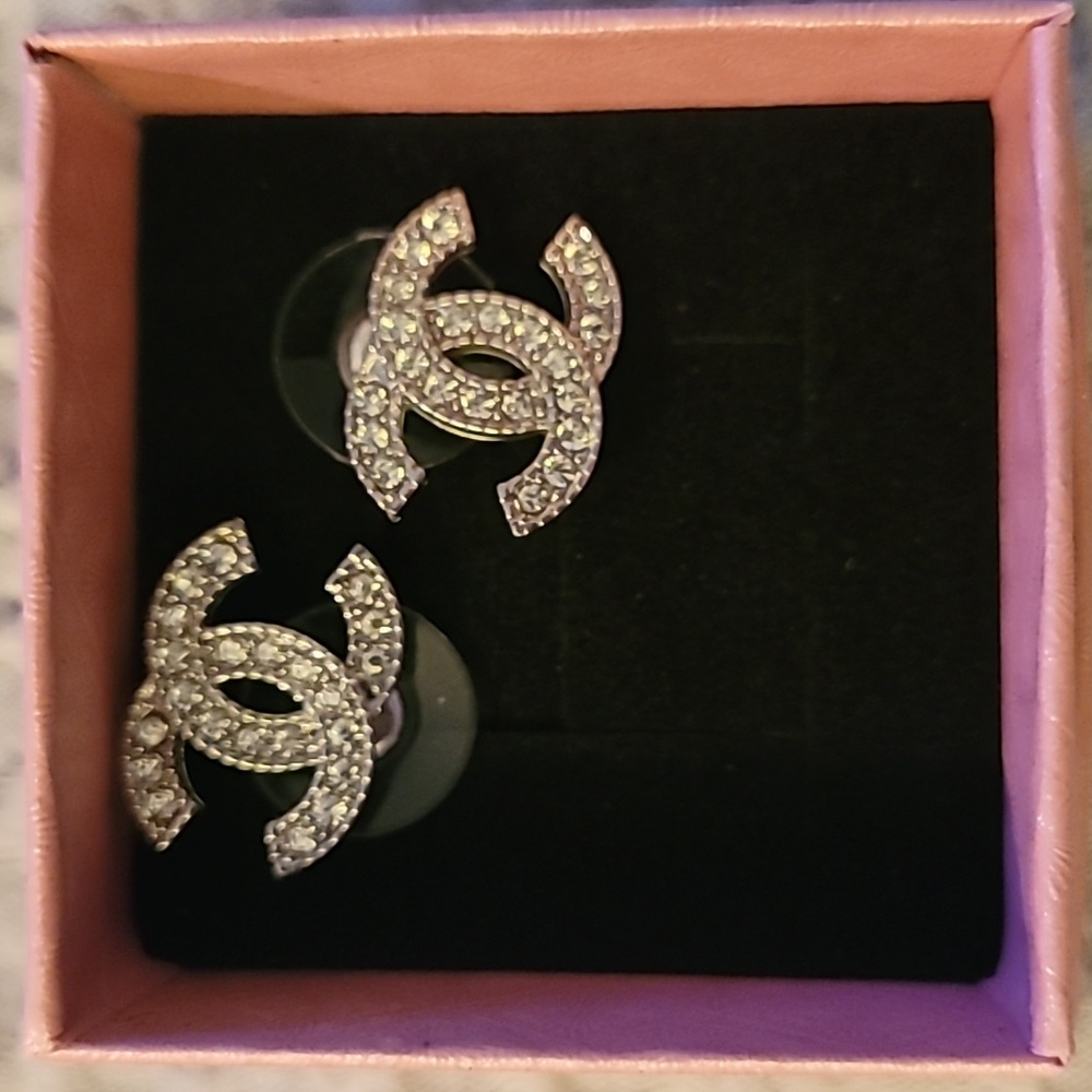 LAST 2 PAIR! CC Fashion Earrings Silver